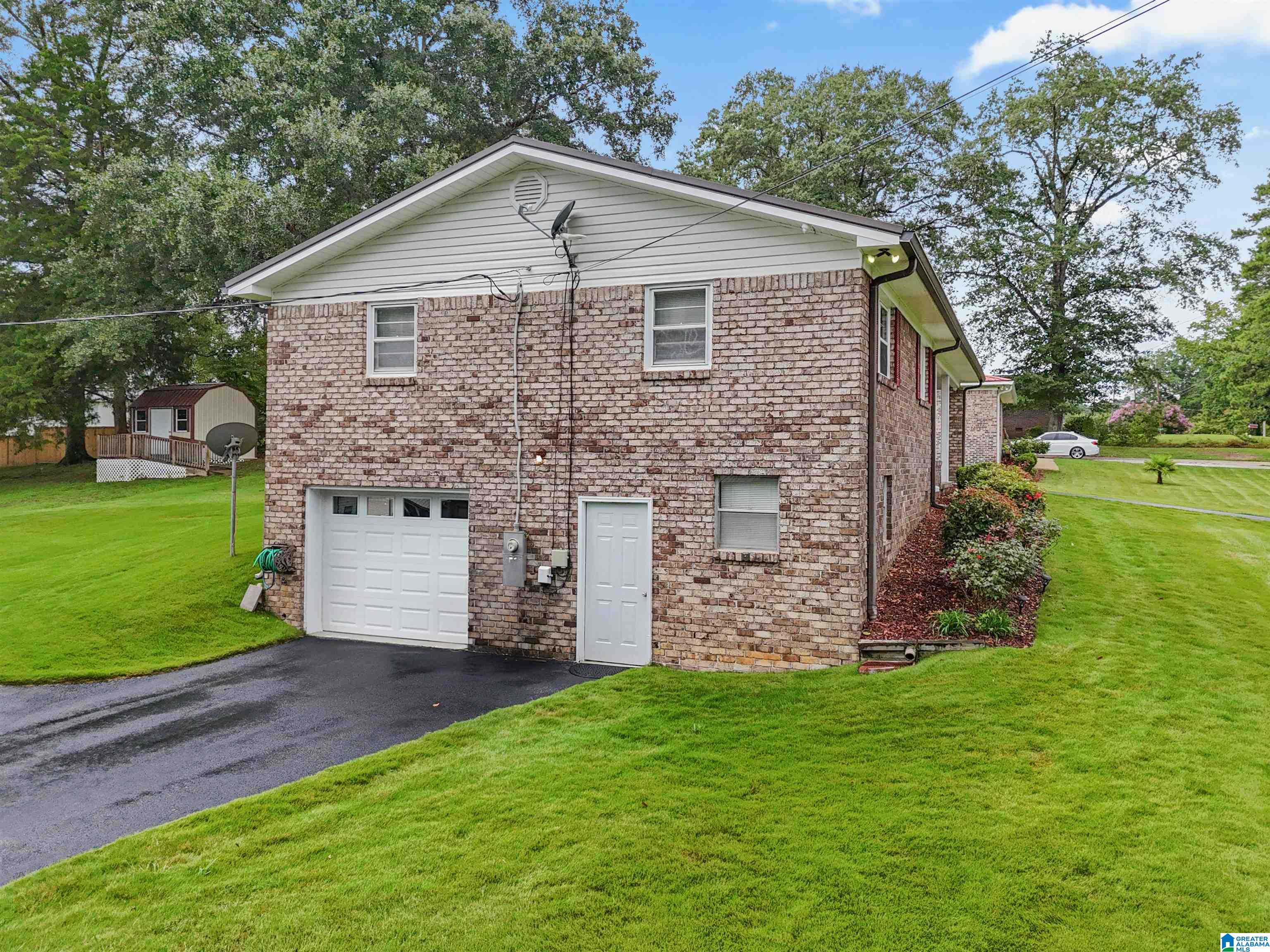705 4th Avenue Northwest Alabaster, AL 35007 - Photo 3 of 25