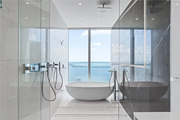 $25,000 | 300 Biscayne Blvd Way, Unit 5003, Miami, FL 33131