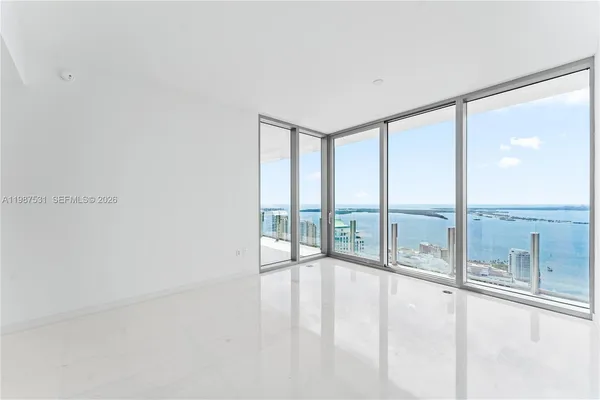 $25,000 | 300 Biscayne Blvd Way, Unit 5003, Miami, FL 33131
