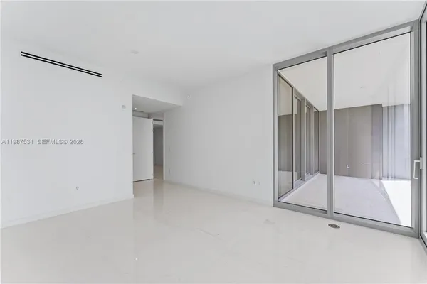 $25,000 | 300 Biscayne Blvd Way, Unit 5003, Miami, FL 33131