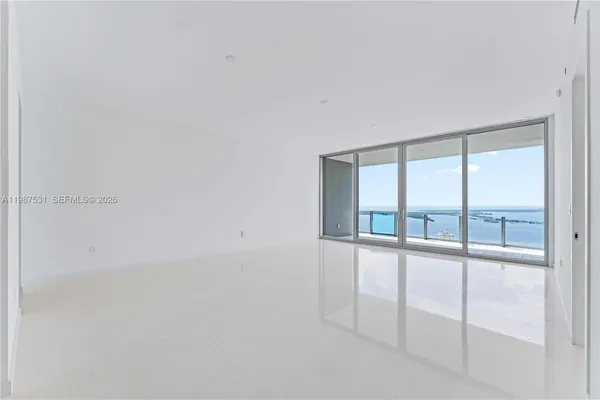 $25,000 | 300 Biscayne Blvd Way, Unit 5003, Miami, FL 33131