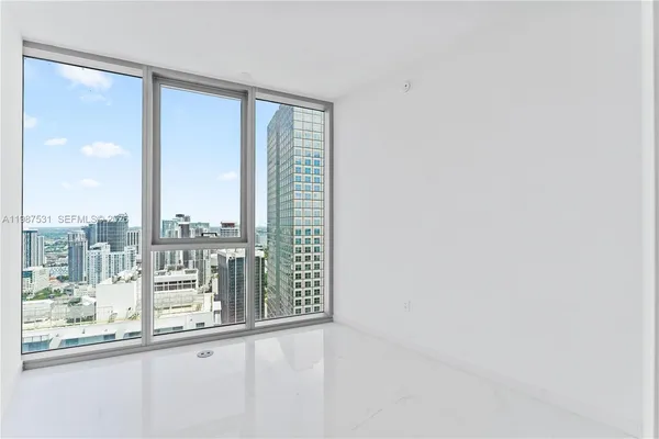 $25,000 | 300 Biscayne Blvd Way, Unit 5003, Miami, FL 33131