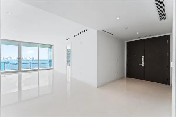 $25,000 | 300 Biscayne Blvd Way, Unit 5003, Miami, FL 33131