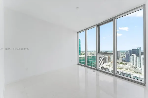 $25,000 | 300 Biscayne Blvd Way, Unit 5003, Miami, FL 33131