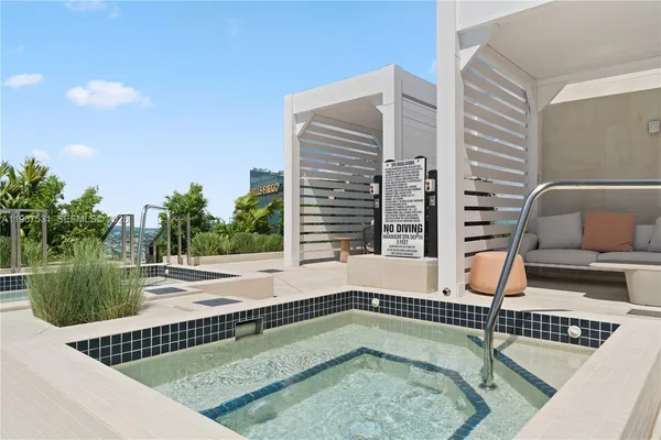 $25,000 | 300 Biscayne Blvd Way, Unit 5003, Miami, FL 33131