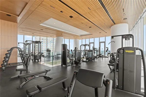 $25,000 | 300 Biscayne Blvd Way, Unit 5003, Miami, FL 33131
