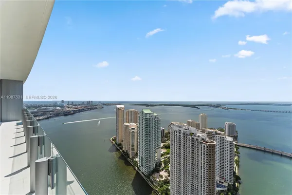 $25,000 | 300 Biscayne Blvd Way, Unit 5003, Miami, FL 33131