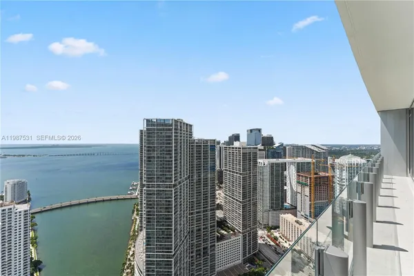 $25,000 | 300 Biscayne Blvd Way, Unit 5003, Miami, FL 33131