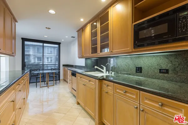 $1,495,000 | 121 South Palm Drive, Unit 401, Beverly Hills, CA 90212