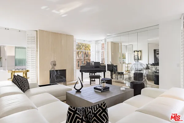 $1,495,000 | 121 South Palm Drive, Unit 401, Beverly Hills, CA 90212