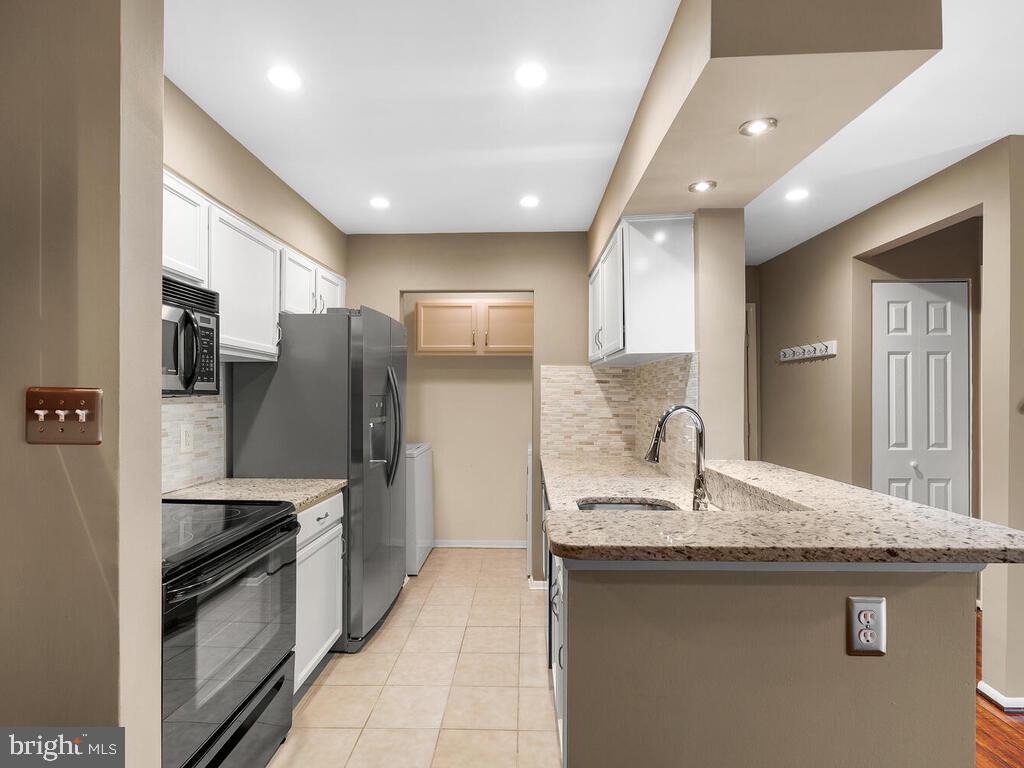 11657 Chesterfield Court Reston, VA 20190 - Photo 11 of 30 Gallery Image 11