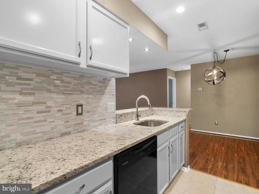 11657 Chesterfield Court Reston, VA 20190 - Photo 14 of 30 Gallery Image 14