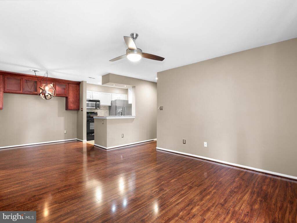 11657 Chesterfield Court Reston, VA 20190 - Photo 6 of 30 Gallery Image 6