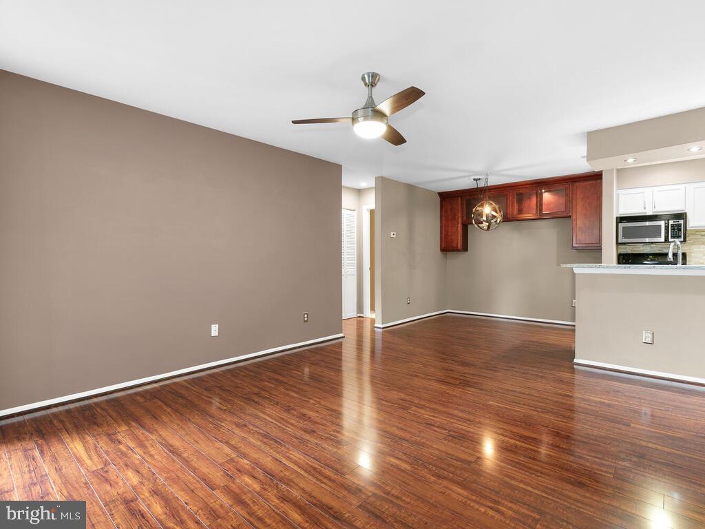 11657 Chesterfield Court Reston, VA 20190 - Photo 7 of 30 Gallery Image 7