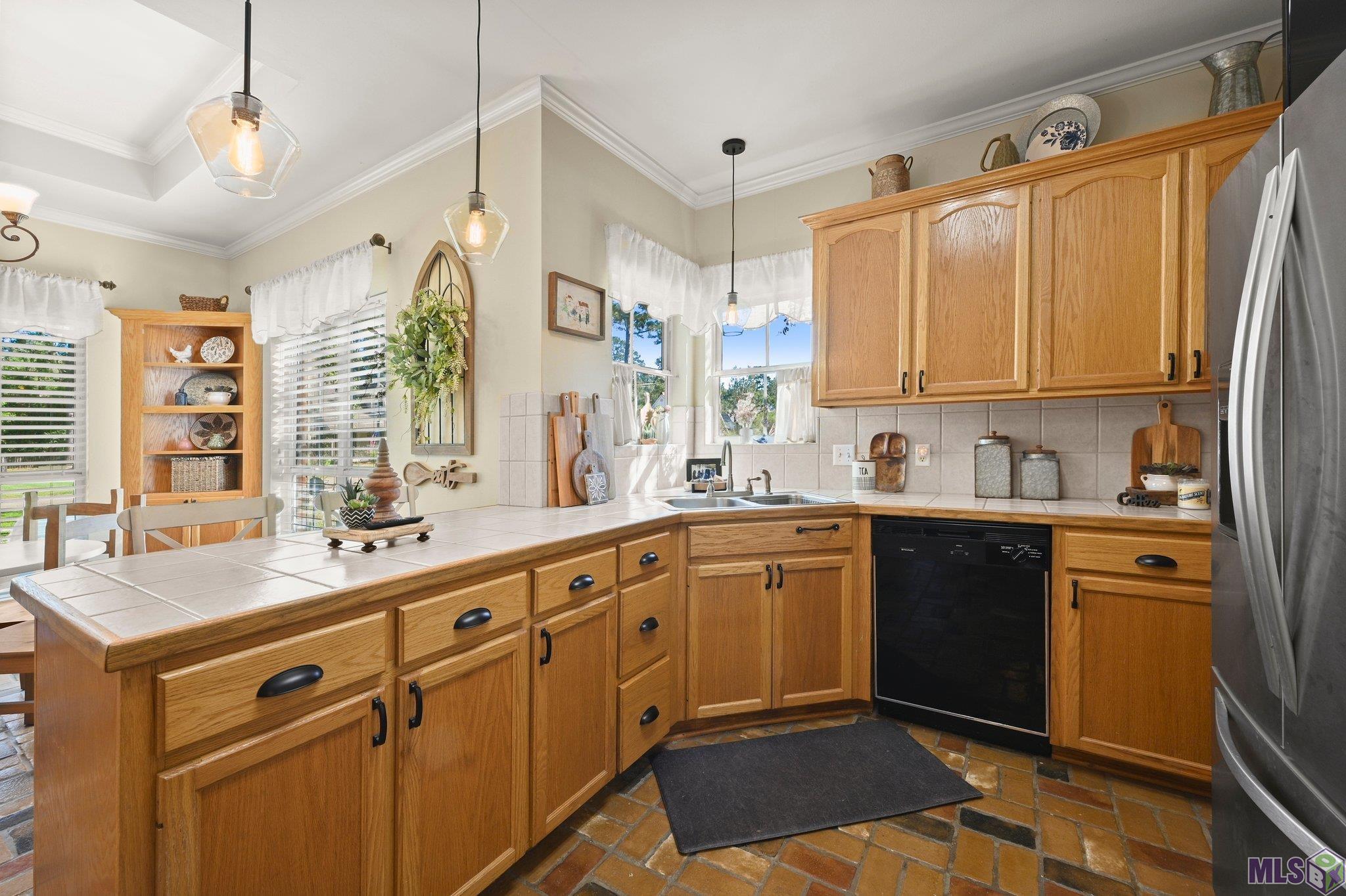 10380 Lone Pine Road Denham Springs, LA 70726 - Photo 5 of 27 Gallery Image 5