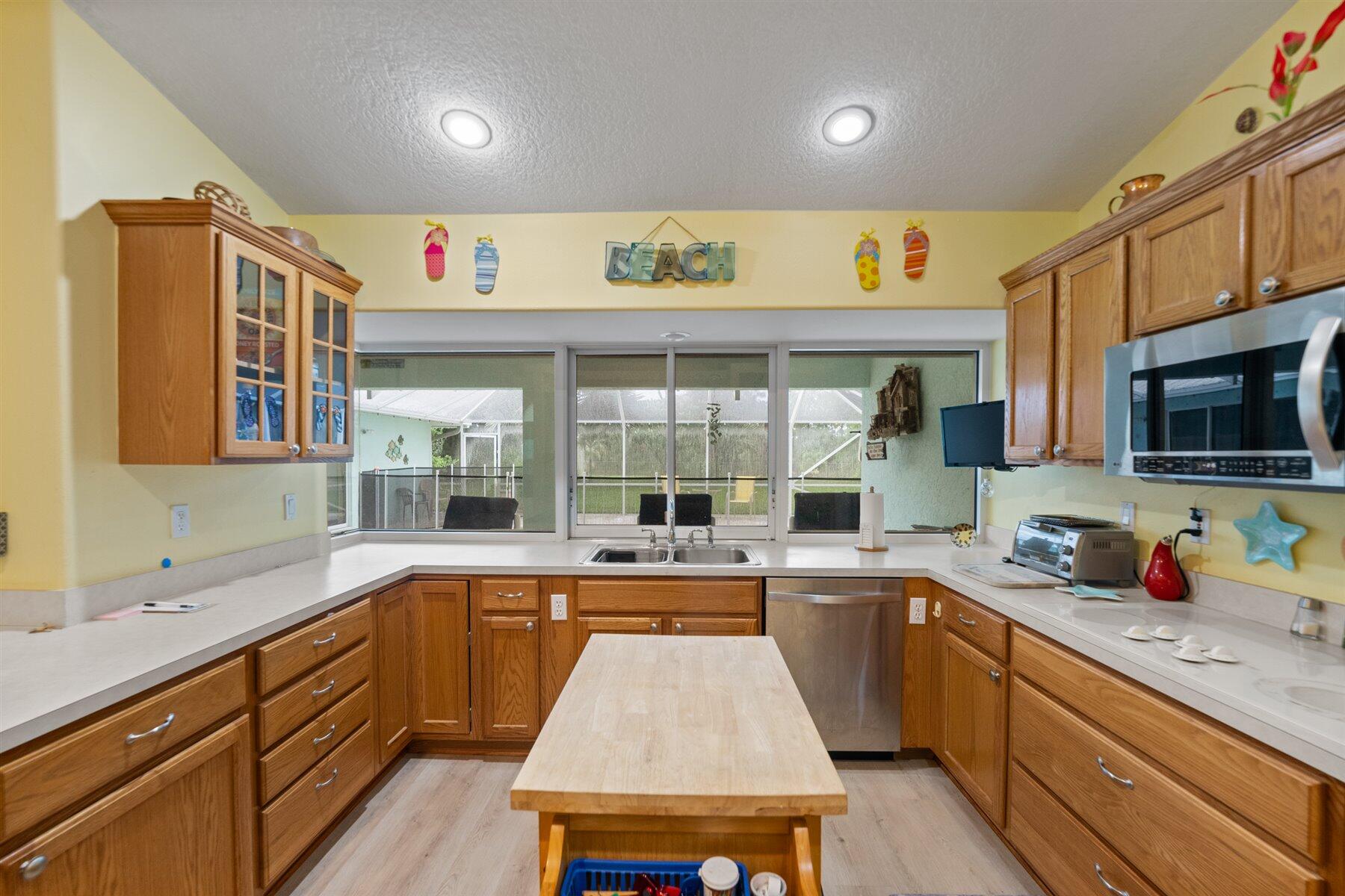 3329 Southwest Crestview Road Port St. Lucie, FL 34953 - Photo 14 of 50 14-DSC07363