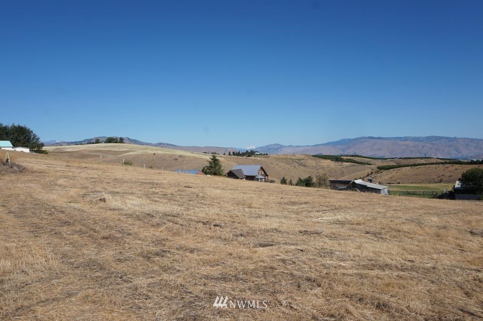 512 Bohart Road Wenatchee, WA 98801 - Photo 3 of 8 Gallery Image 3