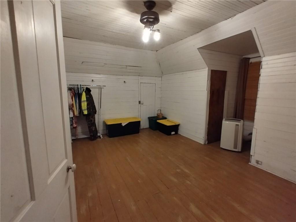 209 Gordon Avenue Calhoun, GA 30701 - Photo 21 of 30 a view of a livingroom with a furniture