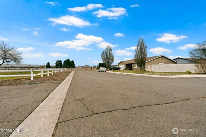 7703 Ahtanum Road Yakima, WA 98903 - Photo 14 of 14