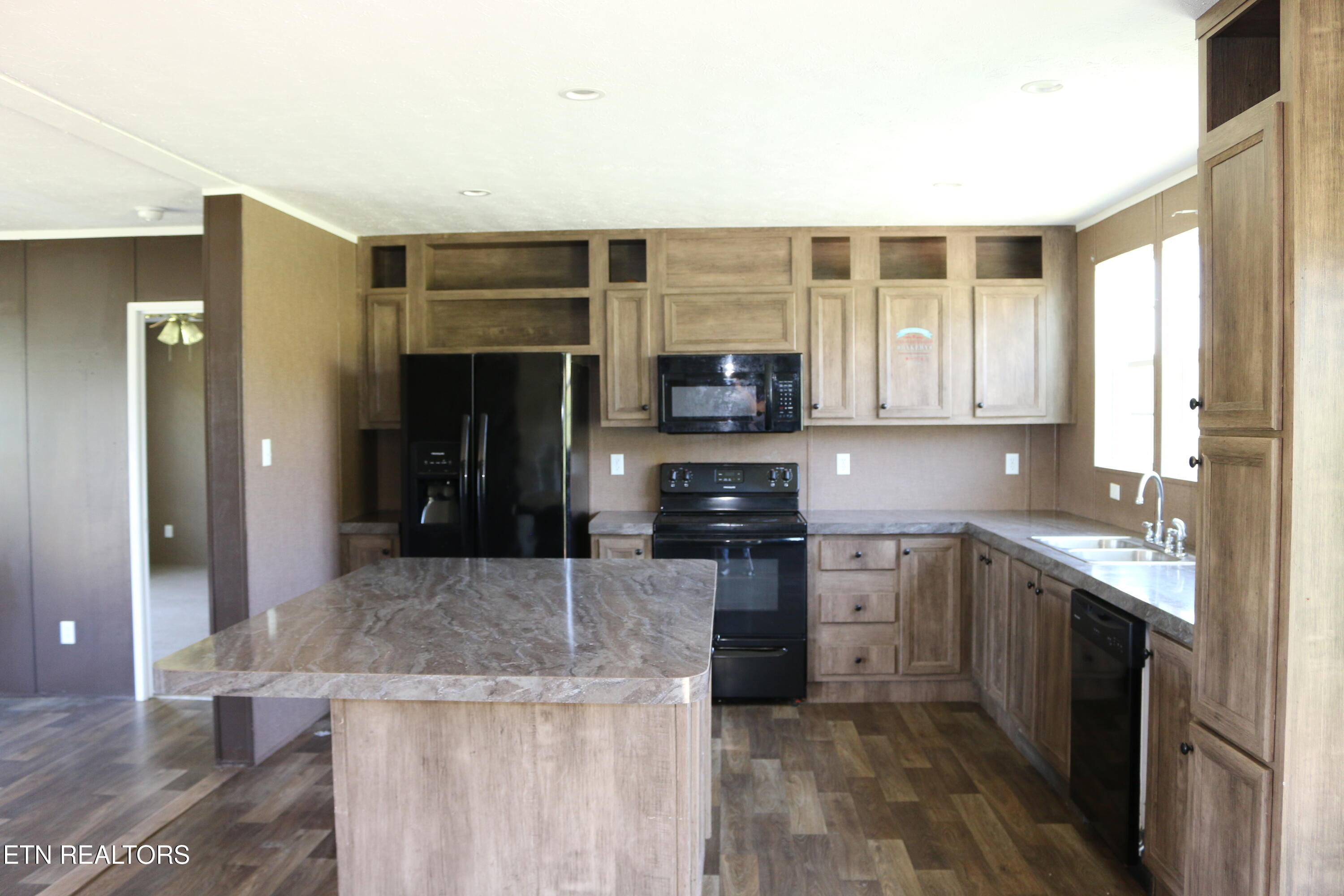 103 Meadow Brook Road Sweetwater, TN 37874 - Photo 9 of 30 Kitchen area