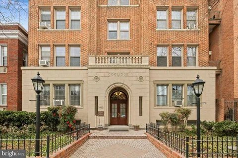 $315,000 | 3100 Wisconsin Avenue Northwest, Unit 406, Washington, DC 20016
