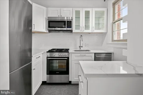 $315,000 | 3100 Wisconsin Avenue Northwest, Unit 406, Washington, DC 20016