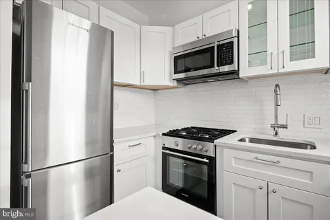 $315,000 | 3100 Wisconsin Avenue Northwest, Unit 406, Washington, DC 20016
