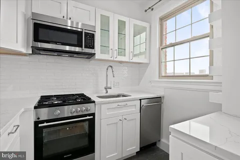 $315,000 | 3100 Wisconsin Avenue Northwest, Unit 406, Washington, DC 20016