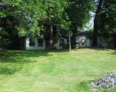 11473 Barnum Fenton, MI 48430 - Photo 4 of 5 20223355-3.JPG