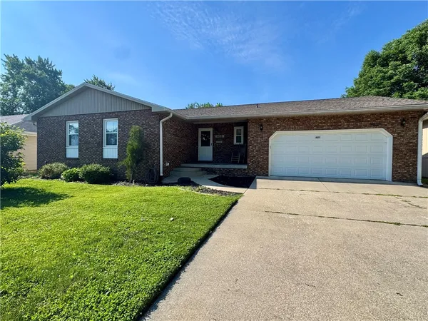 $259,900 | 405 Price Avenue, Mattoon, IL 61938
