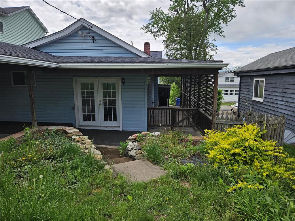 621 Bridge Irwin Pa Irwin, PA 15642 - Photo 28 of 31 front view of a house with a yard
