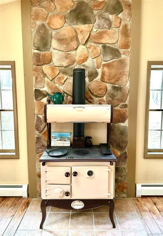 a view of utility room