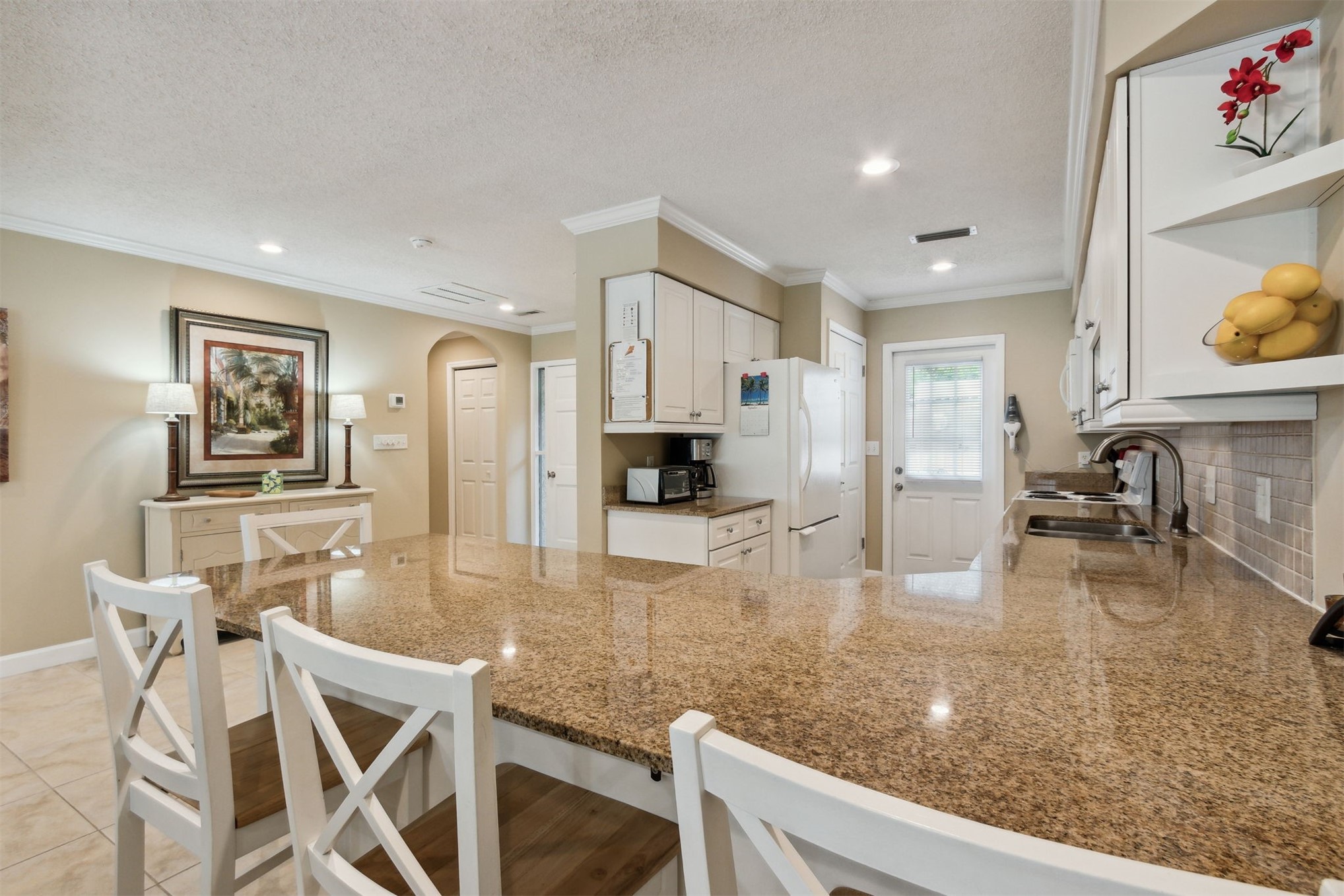 3327 Sea Marsh Road, Unit 3327 Fernandina Beach, FL 32034 - Photo 7 of 39 Sitting area for casual dining.