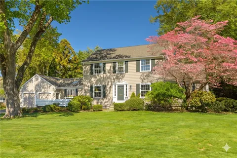 $1,845,000 | 8 Harbour Road, Barrington, RI 02806
