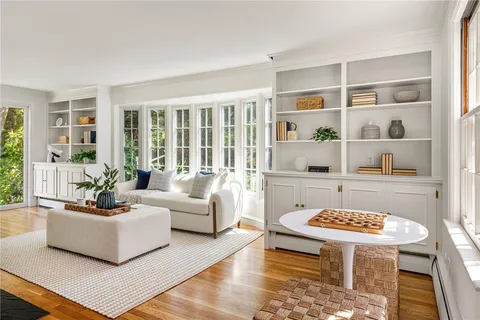 $1,845,000 | 8 Harbour Road, Barrington, RI 02806