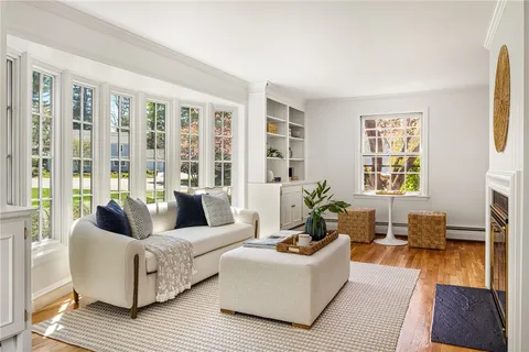 $1,845,000 | 8 Harbour Road, Barrington, RI 02806