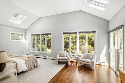 $1,845,000 | 8 Harbour Road, Barrington, RI 02806