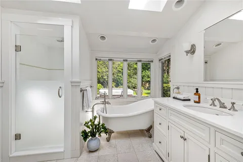 $1,845,000 | 8 Harbour Road, Barrington, RI 02806