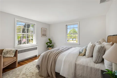 $1,845,000 | 8 Harbour Road, Barrington, RI 02806