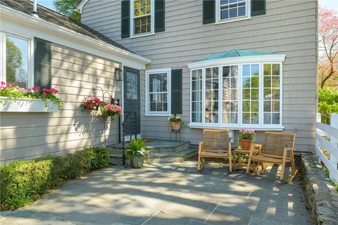 $1,845,000 | 8 Harbour Road, Barrington, RI 02806