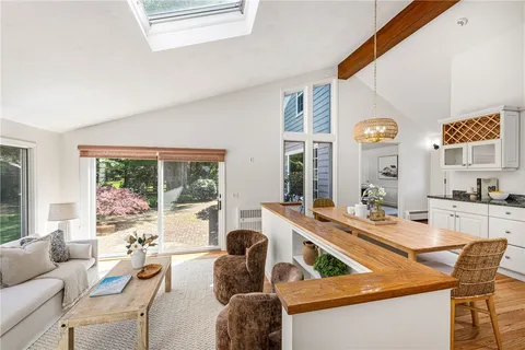 $1,845,000 | 8 Harbour Road, Barrington, RI 02806