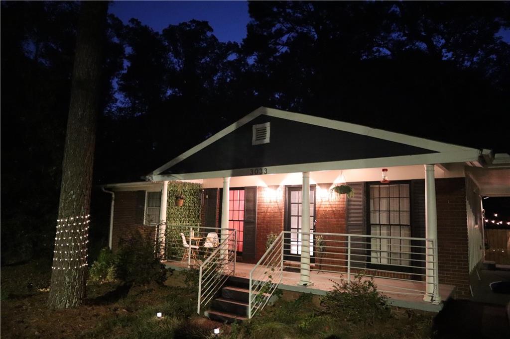 3033 Empire Boulevard Southwest Atlanta, GA 30354 - Photo 30 of 33 a front view of house with yard