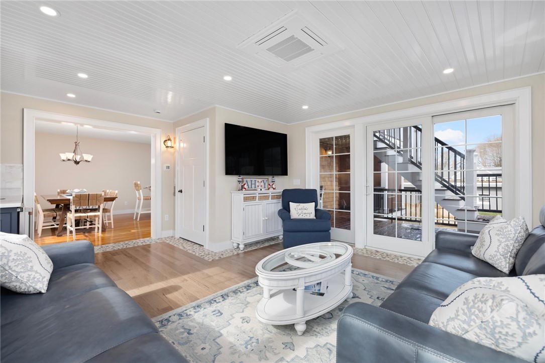 81 South Pier Road Narragansett, RI 02882 - Photo 16 of 49
