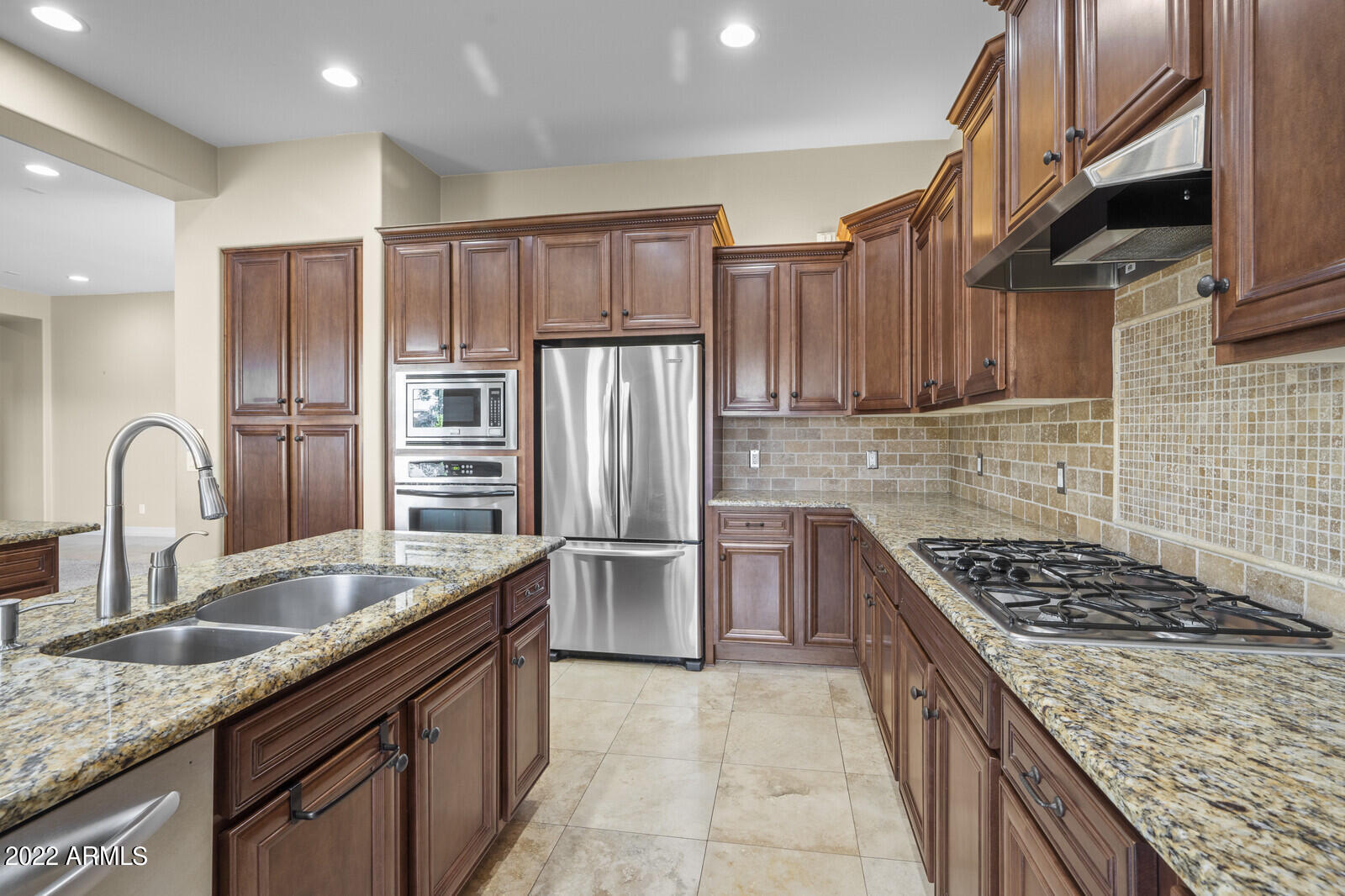 2810 East Blue Sage Road Gilbert, AZ 85297 - Photo 16 of 93 Immaculate kitchen with S/S appliances