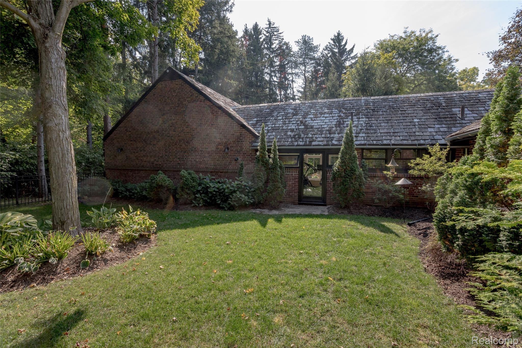 31245 Bingham Road Franklin, MI 48025 - Photo 47 of 51 31245Bingham-175.jpg