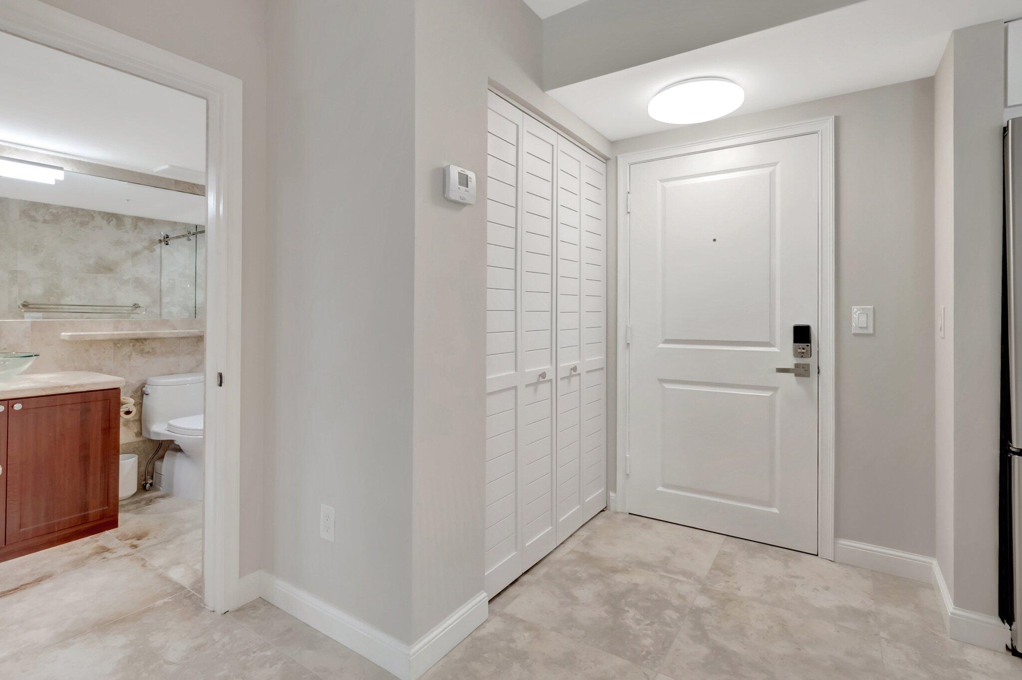 99 Southeast Mizner Boulevard, Unit 636 Boca Raton, FL 33432 - Photo 16 of 39 a view of an empty room