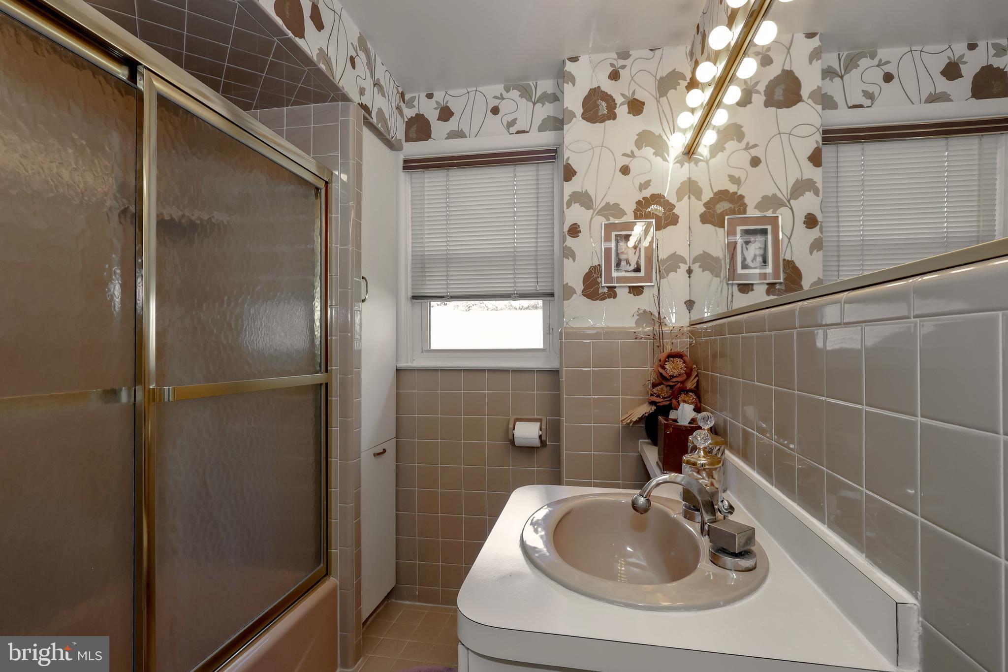 425 Rittenhouse Circle Havertown, PA 19083 - Photo 14 of 32 Gallery Image 14
