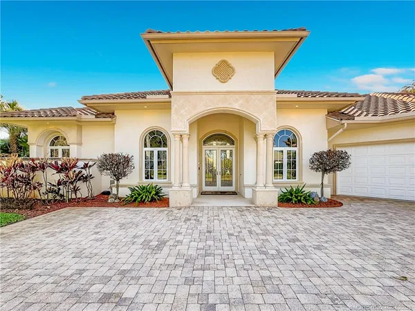 $2,300,000 | 11550 Southeast Plandome Drive, Hobe Sound, FL 33455