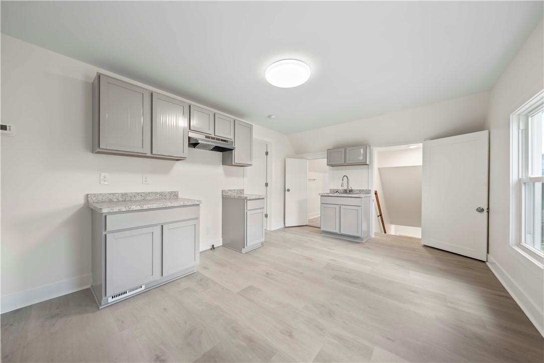 61 Lime Street Rochester, NY 14606 - Photo 24 of 35 Upper Unit Kitchen