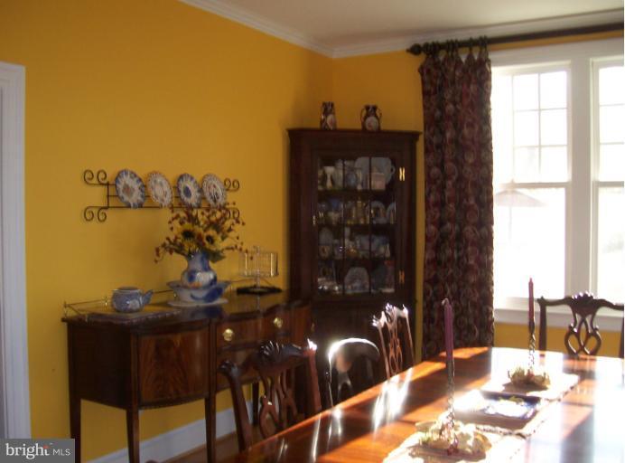 1013 Windsor Road Pikesville, MD 21208 - Photo 20 of 27 Dining Room